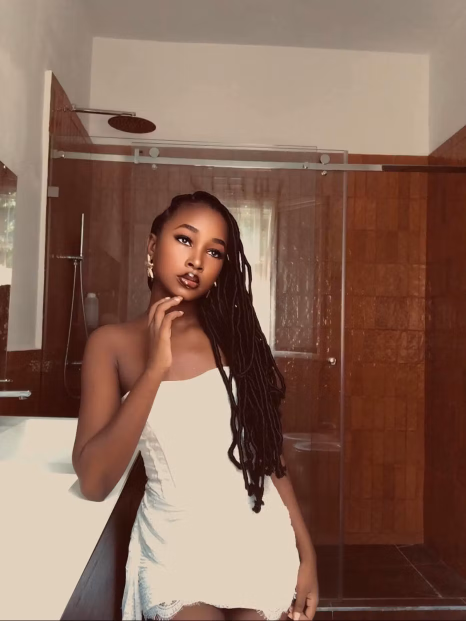 LianahLianah (23)