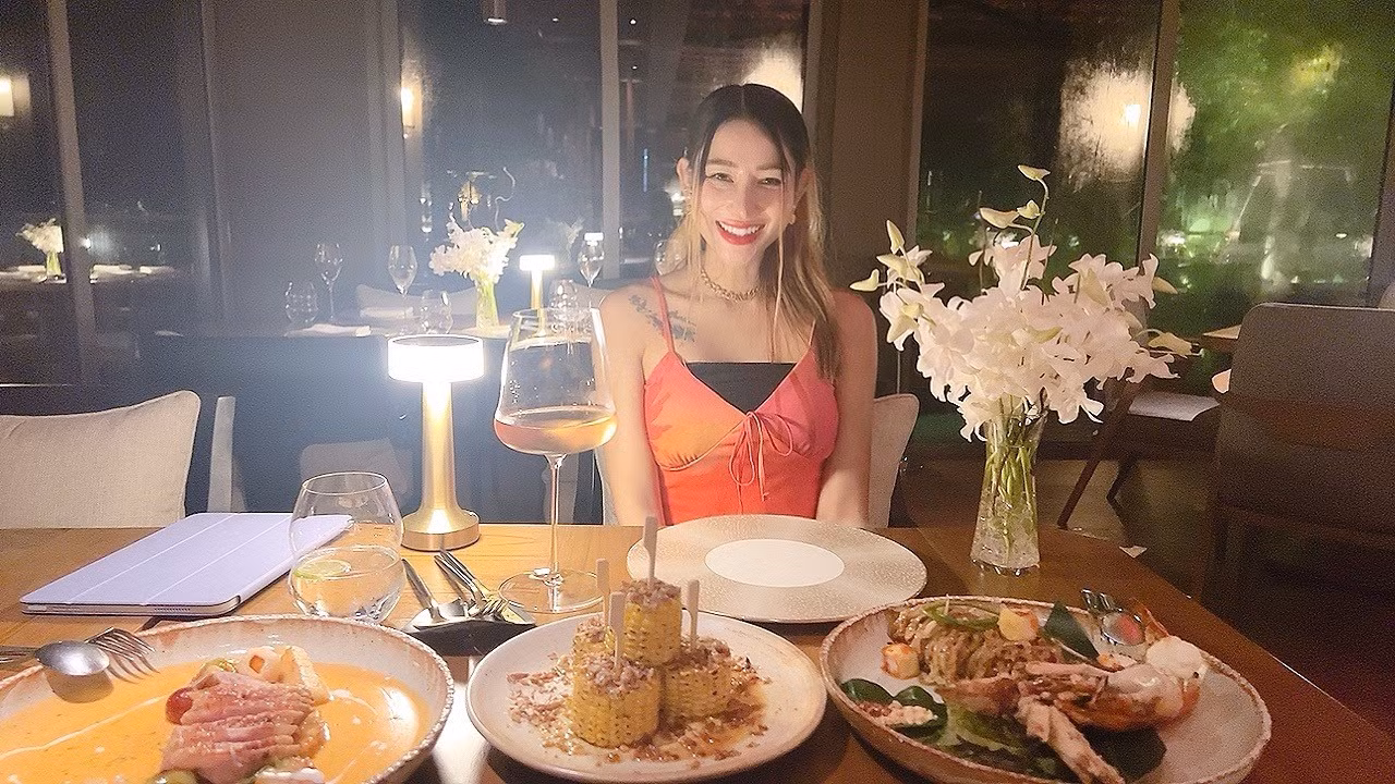 Yumiiko (23)